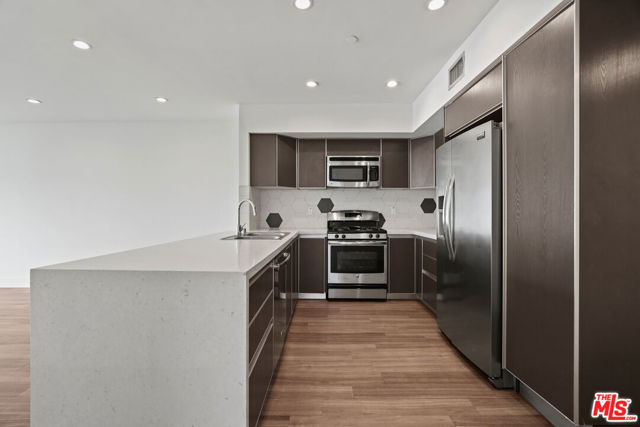 120 S Orlando Avenue, Los Angeles CA: https://media.crmls.org/mediaz/15e9d143-2421-467f-9f44-01eeea817398.jpg