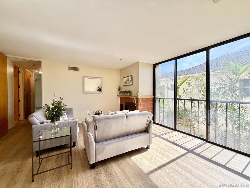 4082 Albatross St - photo 2