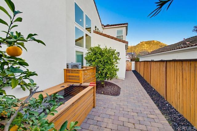 Detail Gallery Image 40 of 70 For 2345 Amber Oak Ln, Escondido,  CA 92027 - 4 Beds | 3 Baths