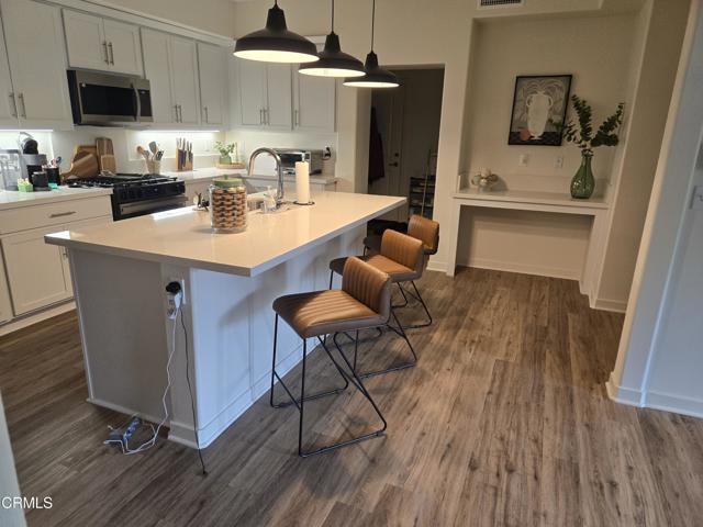 Detail Gallery Image 5 of 14 For 307 N F St #102,  Oxnard,  CA 93030 - 2 Beds | 2 Baths