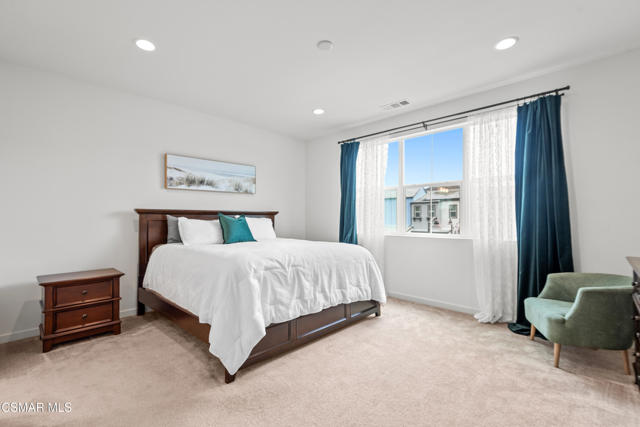 212 Red Brick Drive, Simi Valley CA: https://media.crmls.org/mediaz/15ec7ea1-30cd-4497-90b1-0c2ba0122fc8.jpg