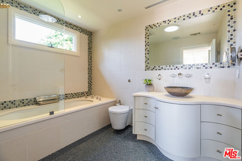 MLS #26876935 image #24