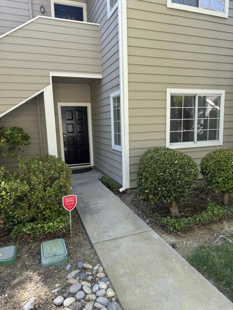 932 Lake Tahoe Court, San Jose CA: https://media.crmls.org/mediaz/15ed2990-2637-4805-974c-fb0dd84e6dd0.jpg