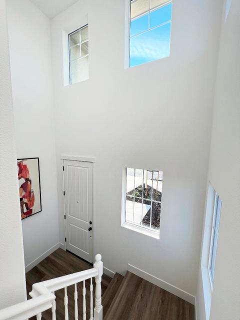 1183 Scout Peak Way, Hollister CA: https://media.crmls.org/mediaz/15ed2a44-4848-47fc-b5b3-6980749a17cb.jpg