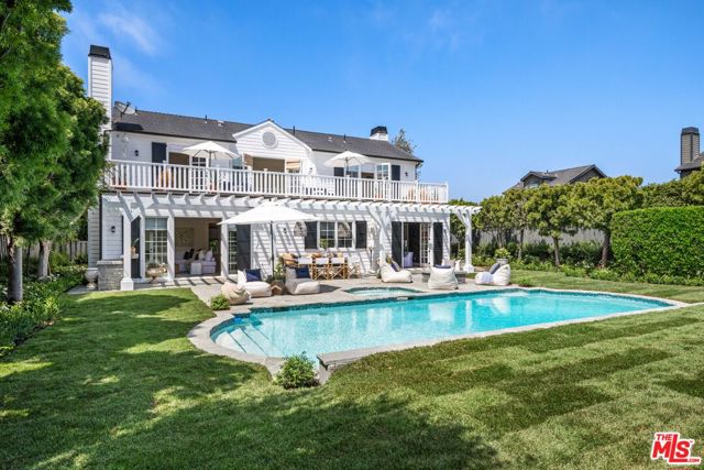 28870 Hampton Place, Malibu CA: https://media.crmls.org/mediaz/15edca77-eff0-469b-b8fa-fbbcd87a4861.jpg