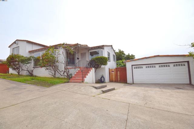 22813 2Nd St, Hayward CA: https://media.crmls.org/mediaz/15edd11f-685e-44d1-8412-b1a19ce01bd5.jpg
