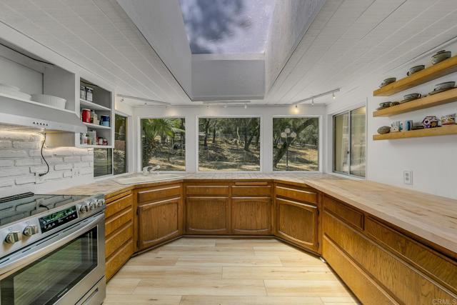 15134 Woods Valley Road, Valley Center CA: https://media.crmls.org/mediaz/15ee706f-0d46-463f-a00b-78c976d9a43e.jpg