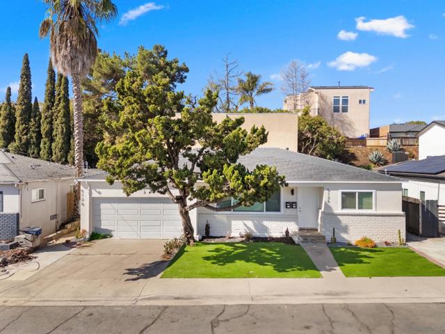 5126 5128 Alumni Pl, San Diego CA: https://media.crmls.org/mediaz/15eed279-c353-4595-a123-782888af1746.jpg