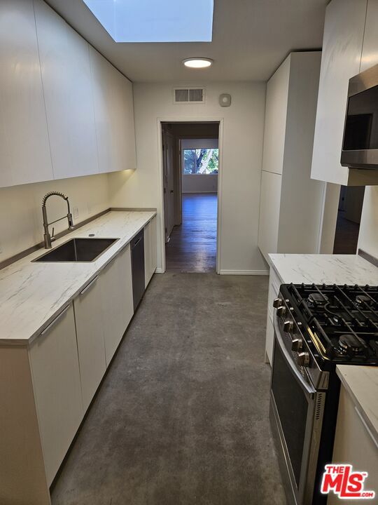 4531 VAN NUYS photo 8