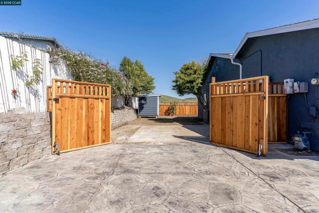 1400 Granada St, Vallejo CA: https://media.crmls.org/mediaz/15f06737-5d58-4ffc-92fd-b4088ded9219.jpg