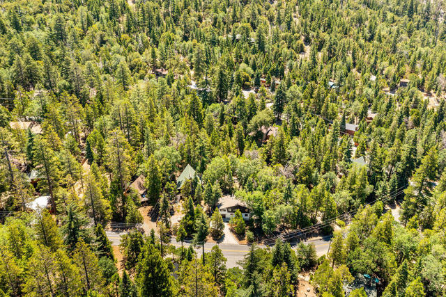 24718 Fern Valley Road, Idyllwild CA: https://media.crmls.org/mediaz/15f10bde-dfef-48cf-8d0a-85f95ba80b32.jpg
