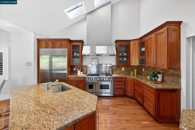 951 Redwood Dr, Danville CA: https://media.crmls.org/mediaz/15f18ab9-4205-4ae0-a983-d0adc8223683.jpg