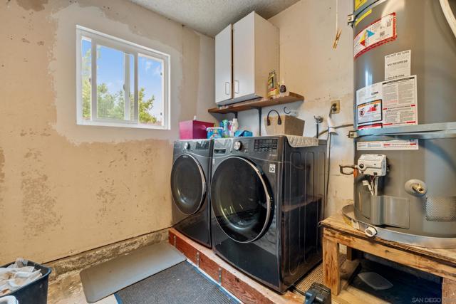 13340 Miguel Garden Way, Poway CA: https://media.crmls.org/mediaz/15f255f4-23bb-4e65-9daf-74949865a307.jpg