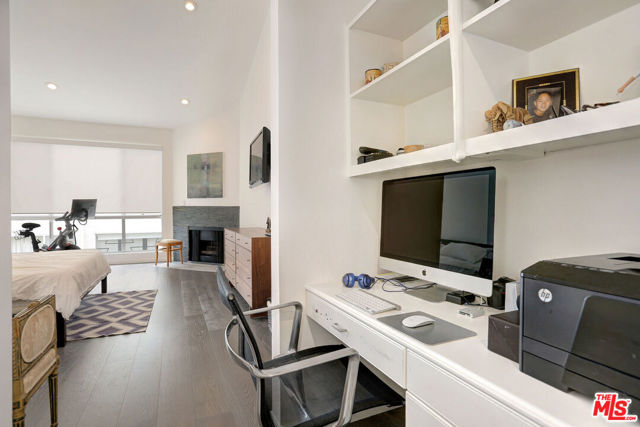 10640 Wilkins Avenue, Los Angeles CA: https://media.crmls.org/mediaz/15f32827-c044-4a26-8acc-1c26dadea0f0.jpg