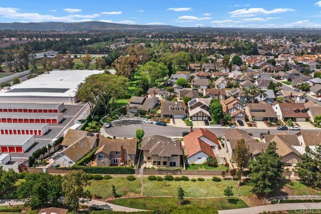 6 Cape Cod, Irvine CA: https://media.crmls.org/mediaz/15f39817-e14b-4e3b-a74f-218665d9bb1a.jpg