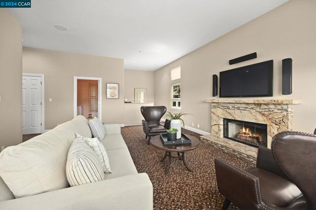 Image 13 of 40 For 1063 Sunrise Ridge Dr