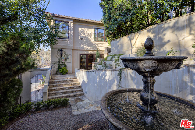 2880 NICHOLS CANYON Road, Los Angeles CA: https://media.crmls.org/mediaz/15f4bfb0-1123-4347-9d4e-3d84a5ac3635.jpg