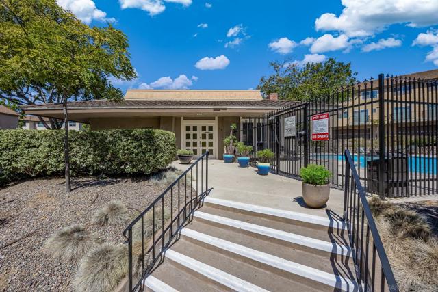 7813 Starling Dr, San Diego CA: https://media.crmls.org/mediaz/15f4e26b-eeac-4313-9dca-d7cf17730896.jpg