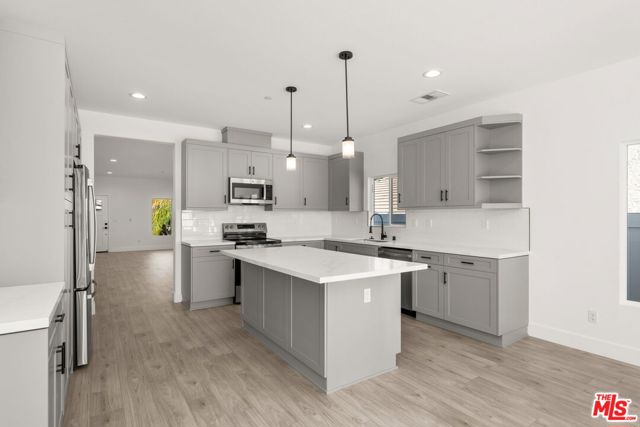 20280 Newton Street, Corona CA: https://media.crmls.org/mediaz/15f4fa21-2a92-4eb7-84ab-67206b7c4e96.jpg