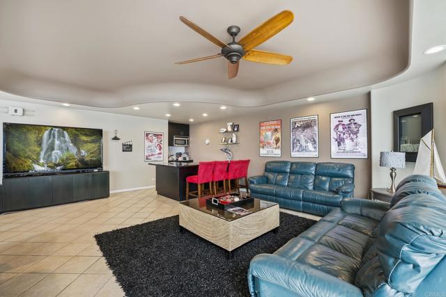 1200 Harbor N Drive, Oceanside CA: https://media.crmls.org/mediaz/15f53e1d-b968-4815-9580-2117c16af411.jpg