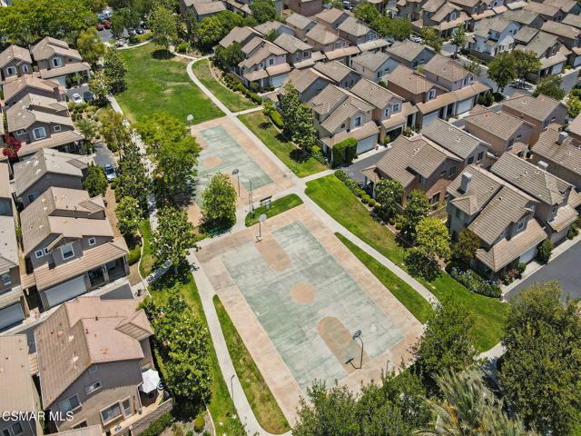 293 Springmist Lane, Simi Valley CA: https://media.crmls.org/mediaz/15f6ad26-5f5b-4405-8ddc-49af93ab8903.jpg