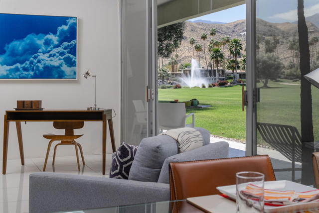 26 Lakeview Circle, Palm Springs CA: https://media.crmls.org/mediaz/15f6f912-c7b5-46d5-996f-1a2bed72357e.jpg