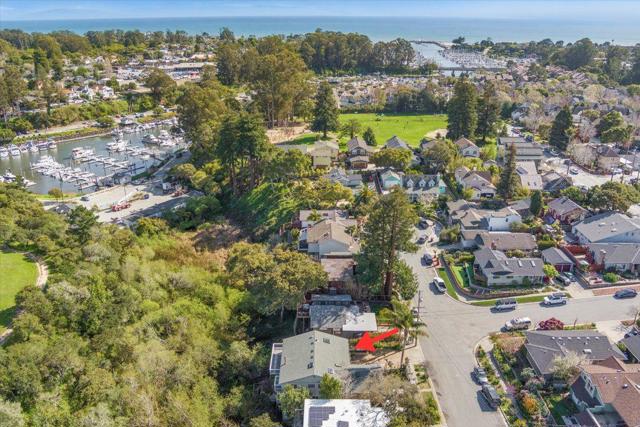 304 Harbor Drive, Santa Cruz CA: https://media.crmls.org/mediaz/15f70ab6-57e2-4a67-af55-b9de22d01ddc.jpg