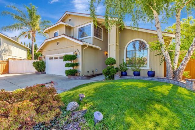 1206 Sycamore Court, Gilroy CA: https://media.crmls.org/mediaz/15f77eec-174d-4359-ad49-8f26932f8f85.jpg