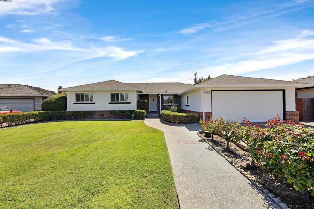 4208 Garland Dr, Fremont CA: https://media.crmls.org/mediaz/15f7b148-3313-4cd7-ab0d-b3f58fb1107c.jpg