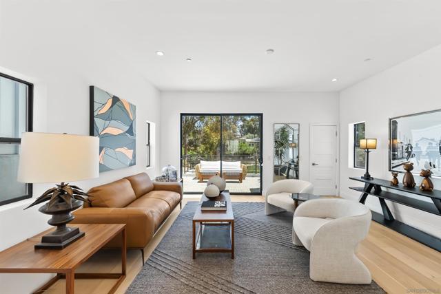 1034 Pennsylvania Avenue, San Diego CA: https://media.crmls.org/mediaz/15f81b5e-82a1-4b2c-835b-5dce547dd159.jpg