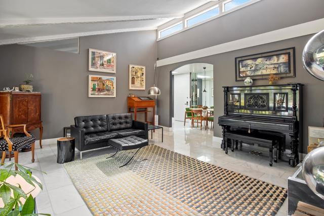 6455 La Jolla Blvd., La Jolla CA: https://media.crmls.org/mediaz/15f82feb-d641-4b57-8032-8a36ac86ebef.jpg