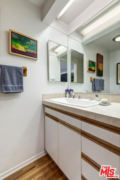 3238 Corinth Avenue, Los Angeles CA: https://media.crmls.org/mediaz/15f877eb-77d0-48ec-80df-c0157064a3ce.jpg