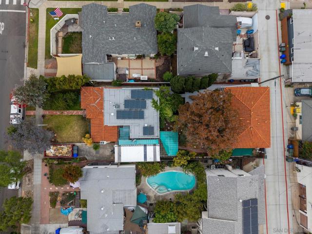 309 11 E Ave, Coronado CA: https://media.crmls.org/mediaz/15f9d20c-88a0-446c-b7be-2033b713d4a0.jpg