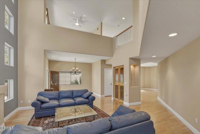 Detail Gallery Image 2 of 27 For 1048 Larry Ct, Newbury Park,  CA 91320 - 3 Beds | 2/1 Baths