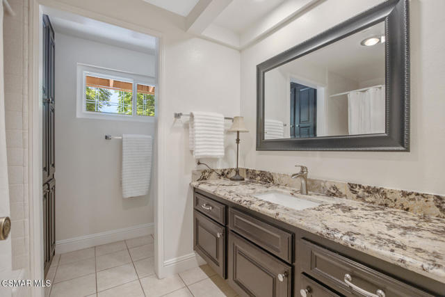 3901 Via Verde, Thousand Oaks CA: https://media.crmls.org/mediaz/15fb1e91-fca6-4134-a3c7-c33715ffab74.jpg