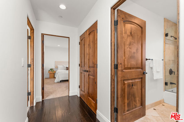 851 19th Street, Santa Monica CA: https://media.crmls.org/mediaz/15fb8c42-48e4-4143-a0b0-28f9fdc8023d.jpg