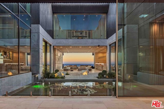 11824 Ellice Street, Malibu CA: https://media.crmls.org/mediaz/15fc2156-b8d5-44e8-8cc4-dfc707eef28c.jpg