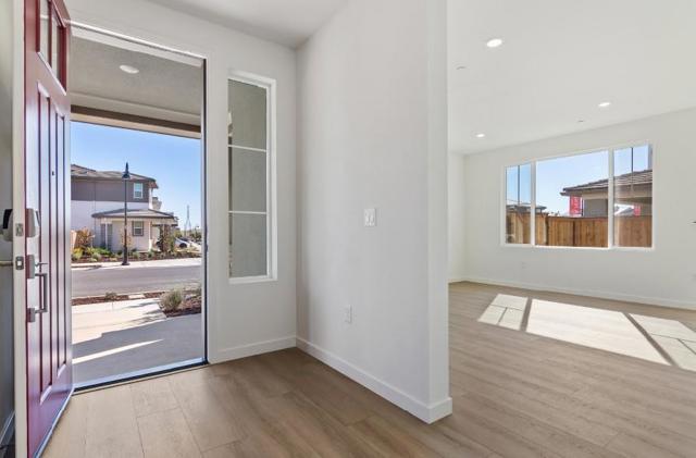 5709 Pathway Drive, Fairfield CA: https://media.crmls.org/mediaz/15fc2eb6-8b3d-4a63-a71e-bba21099f3dd.jpg