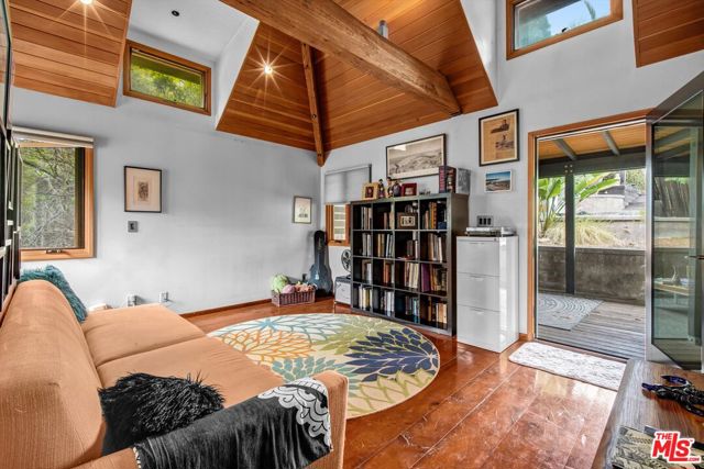 1421 Fernwood Pacific Drive photo 23