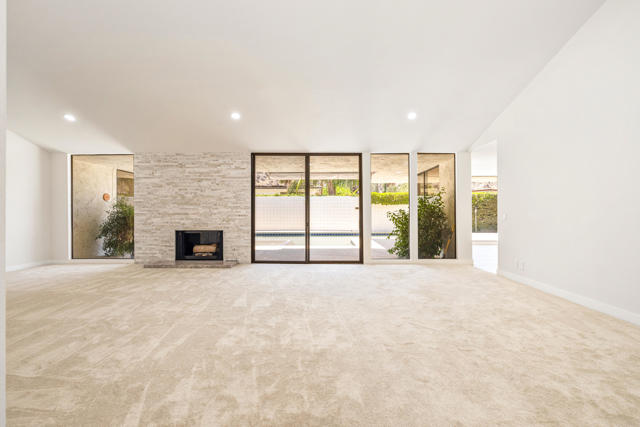46428 War Bonnet Circle, Indian Wells CA: https://media.crmls.org/mediaz/15fc8cb0-ce6f-4f8f-8433-af5d068ff878.jpg