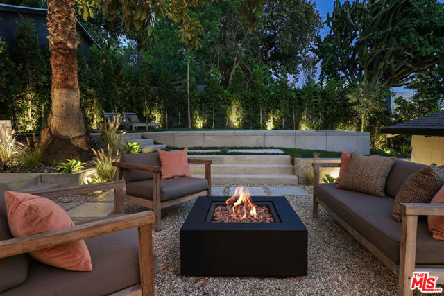 1644 Golden Gate Avenue, Los Angeles CA: https://media.crmls.org/mediaz/15fcac75-ec06-4414-920c-da9873a0ed5a.jpg
