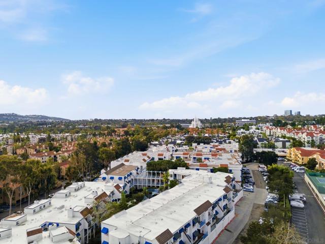 8310 Regents Rd, San Diego CA: https://media.crmls.org/mediaz/15fd7144-5fbd-43a9-bc66-2fbf097e6e89.jpg