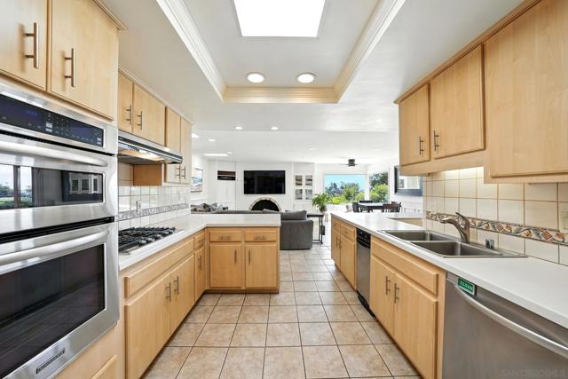 4343 Avenida Gregory, Spring Valley CA: https://media.crmls.org/mediaz/15fdecbd-bc72-48dc-9f06-9c7a37b72a23.jpg
