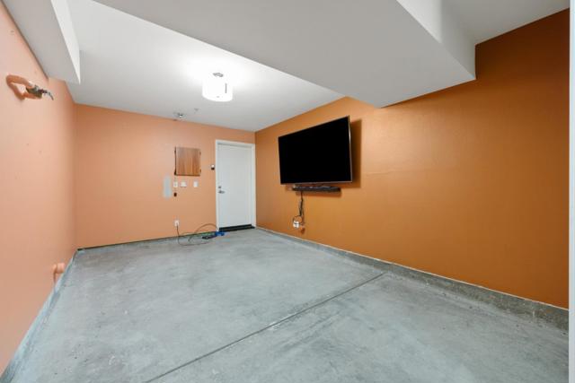 2853 Regatta Drive, Oakland CA: https://media.crmls.org/mediaz/15fe4c7d-6143-4848-aaea-5b5d498930b5.jpg