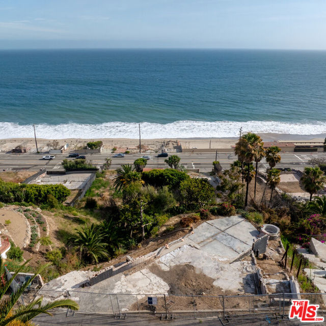 21400 Rambla Vista photo 2