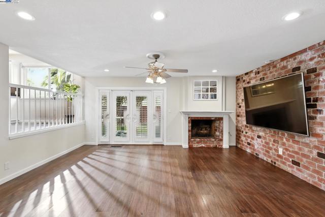 2740 Mohawk Cir, San Ramon CA: https://media.crmls.org/mediaz/15feb957-d8a0-4fac-ad84-6d14115fbf71.jpg