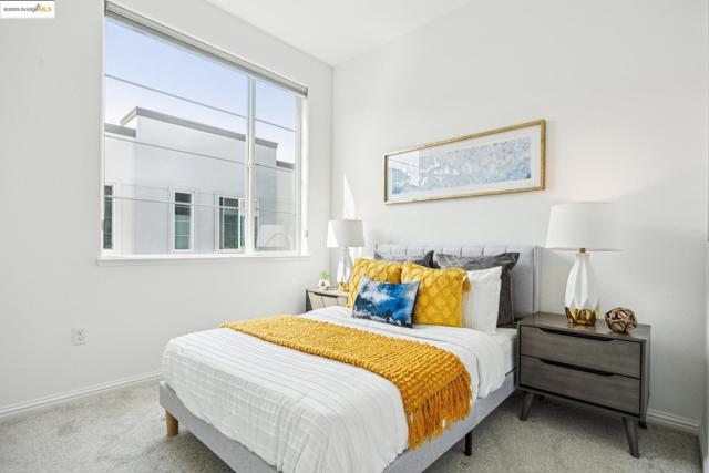 2823 Cathwood Ln, Alameda CA: https://media.crmls.org/mediaz/15fed06e-b0d0-4a23-9680-1613bd1e1abb.jpg