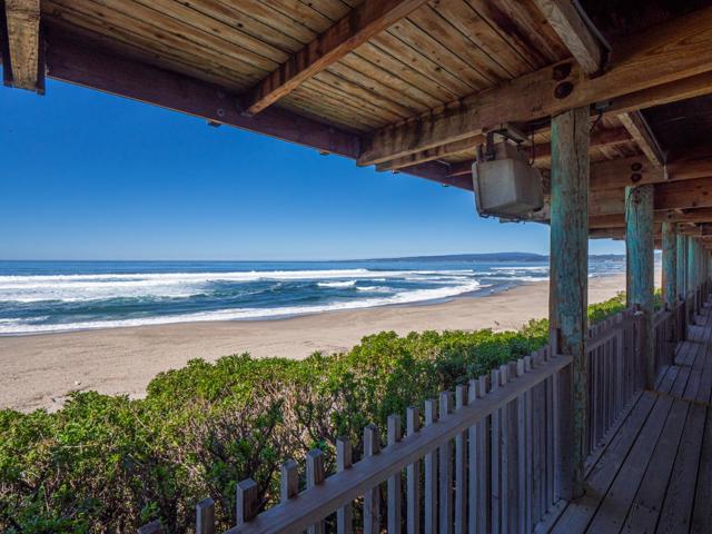 372 Oceanview Drive, La Selva Beach CA: https://media.crmls.org/mediaz/15ffe247-bdb5-4edf-bd1d-284184734e2a.jpg