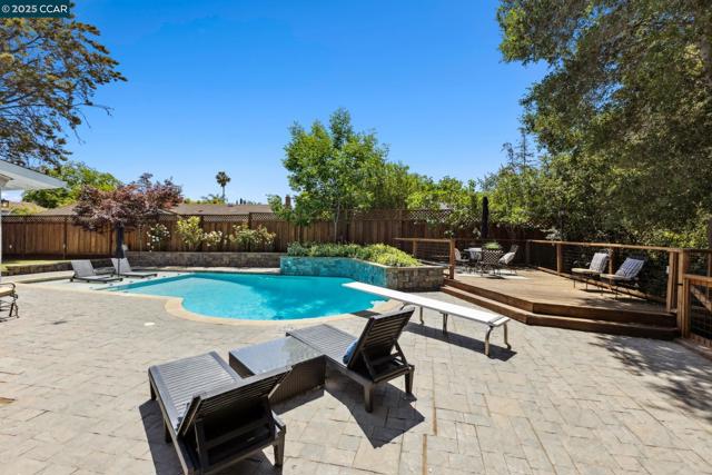 36 Playa Ct, San Ramon CA: https://media.crmls.org/mediaz/160051a0-4ce5-4fc2-ae40-16b0ae4a6dc0.jpg