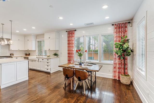 43150 Calle Familia, Fremont CA: https://media.crmls.org/mediaz/16009a95-6134-418d-ac77-62dfb1e0e6d8.jpg
